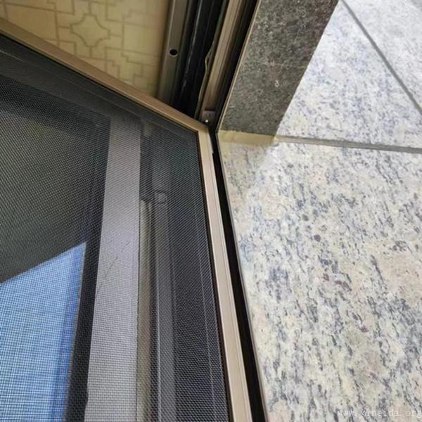 静电粉末喷涂与方孔高清网